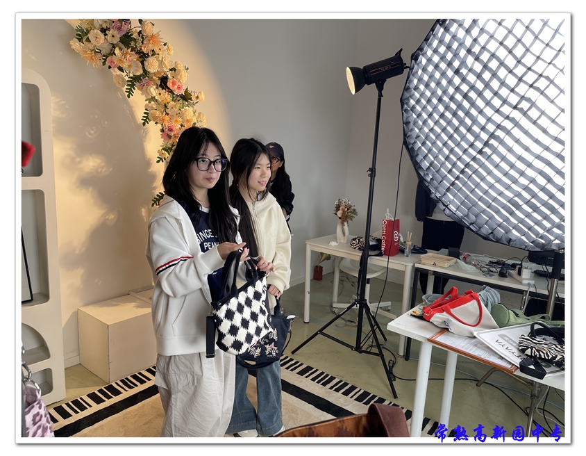 82bb8930a5c84240ab8be42e945bd07c.jpg 82bb8930a5c84240ab8be42e945bd07c.jpg