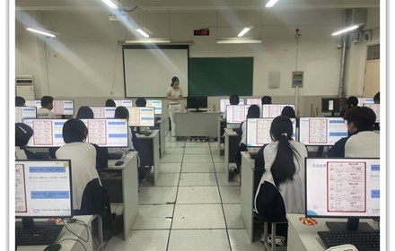 朱炎老师开设校级公开课《手机端护肤品展示设计》